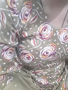 Snapshot of Uma_rani chatting on 03-02-26, 10:44 Uma rani online show from 03-02-26, 10:44