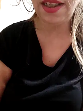 Snapshot of miel02 chatting on 03-11-26, 09:48 miel02 online show from 03-11-26, 09:48