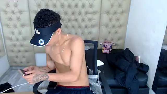 Snapshot of keiandrenne chatting on 03-08-26, 02:37 keiandrenne online show from 03-08-26, 02:37