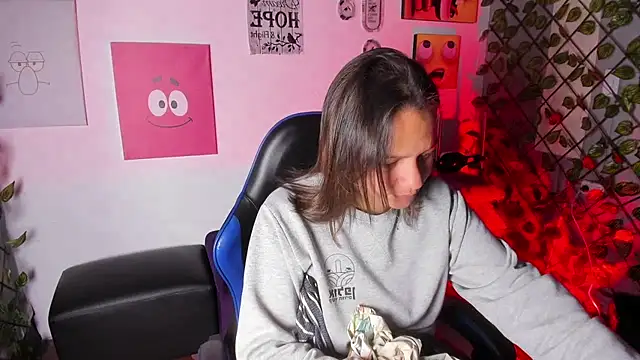 Juli W online show from 03-12-26, 08:04