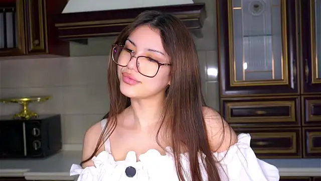 Snapshot of SulemaNeugin chatting on 03-02-26, 07:15 SulemaNeugin online show from 03-02-26, 07:15