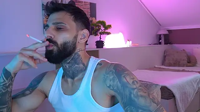 Snapshot of TristanGrey chatting on 03-06-26, 06:32 TristanGrey online show from 03-06-26, 06:32