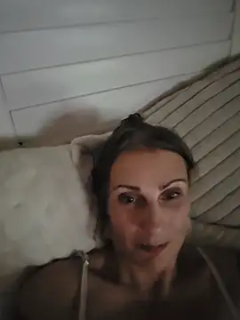Snapshot of SylviaSunday chatting on 06-12-26, 08:57 SylviaSunday online show from 06-12-26, 08:57