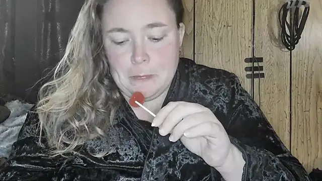 ladylynn13 online show from 03-02-26, 11:00