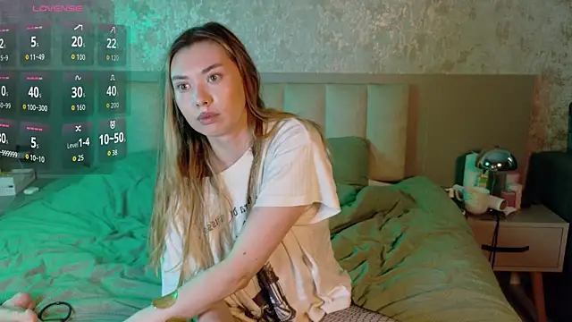 gwenonl1ne online show from 06-12-26, 10:03