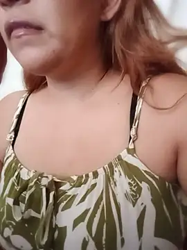 Lindagirlcum online show from 04-28-26, 06:46