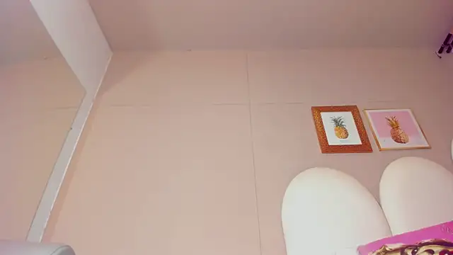 luna bradley  online show from 04-24-26, 12:51