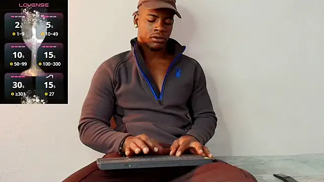 Snapshot of Lebron_black_ chatting on 07-08-26, 02:10 Lebron black online show from 07-08-26, 02:10