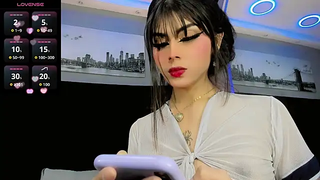 Snapshot of CuteMiaaa chatting on 06-08-26, 01:28 CuteMiaaa online show from 06-08-26, 01:28