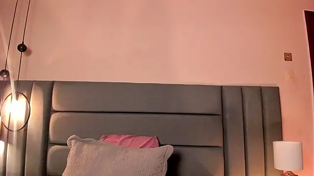 Snapshot of AndraCyruss chatting on 03-05-26, 12:28 AndraCyruss online show from 03-05-26, 12:28