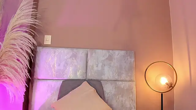 AndraCyruss online show from 05-27-26, 10:51