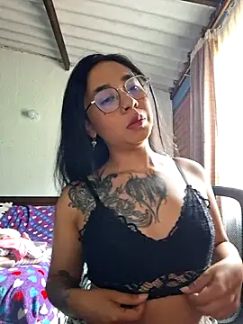 Snapshot of Zafira_glow chatting on 02-11-26, 08:25 Zafira glow online show from 02-11-26, 08:25