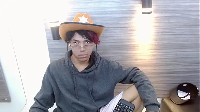 DaviidBuckx  online show from 04-28-26, 02:10