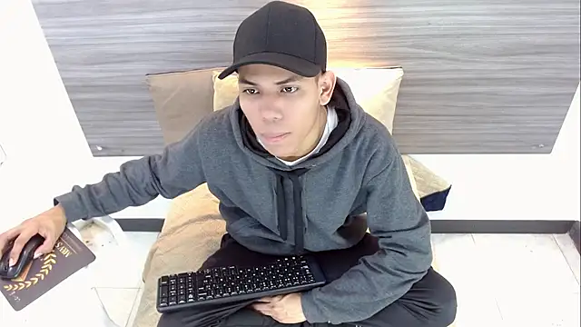 DaviidBuckx  online show from 04-29-26, 02:15