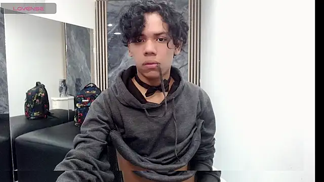 Snapshot of DaviidBuckx_ chatting on 06-09-26, 09:04 DaviidBuckx online show from 06-09-26, 09:04