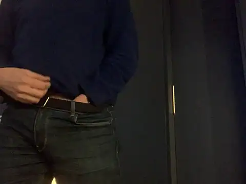 Snapshot of daddyffpig chatting on 02-13-26, 04:47 daddyffpig online show from 02-13-26, 04:47