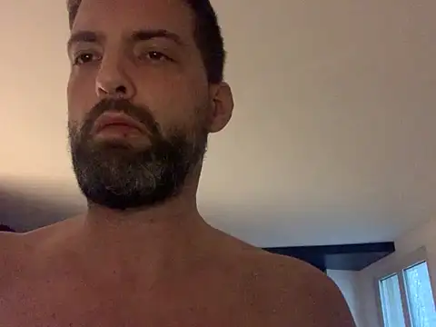 Snapshot of daddyffpig chatting on 02-16-26, 07:04 daddyffpig online show from 02-16-26, 07:04