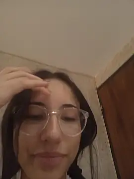 Snapshot of isaaabelaaa chatting on 02-15-26, 11:41 isaaabelaaa online show from 02-15-26, 11:41