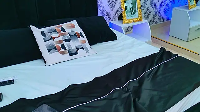 Mia Reize online show from 03-11-26, 12:33