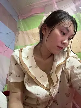 Snapshot of Lucky-baby077 chatting on 03-05-26, 07:15 Lucky-baby077 online show from 03-05-26, 07:15