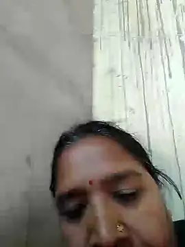 Snapshot of Loomaraj chatting on 03-03-26, 04:29 Loomaraj online show from 03-03-26, 04:29