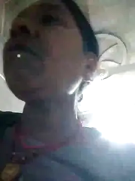 Snapshot of Loomaraj chatting on 03-04-26, 08:37 Loomaraj online show from 03-04-26, 08:37