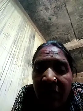 Snapshot of Loomaraj chatting on 03-05-26, 08:54 Loomaraj online show from 03-05-26, 08:54