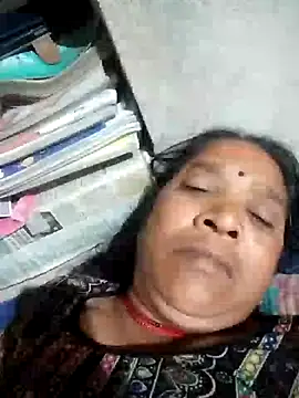 Snapshot of Loomaraj chatting on 03-05-26, 10:06 Loomaraj online show from 03-05-26, 10:06