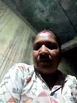 Snapshot of Loomaraj chatting on 03-08-26, 04:33 Loomaraj online show from 03-08-26, 04:33