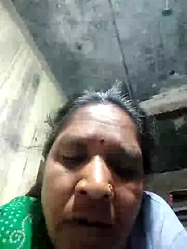 Snapshot of Loomaraj chatting on 03-09-26, 08:46 Loomaraj online show from 03-09-26, 08:46