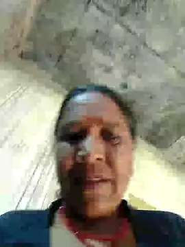 Snapshot of Loomaraj chatting on 03-11-26, 03:12 Loomaraj online show from 03-11-26, 03:12