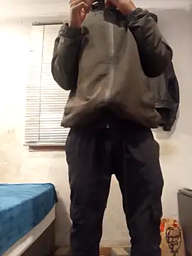 Snapshot of ZEEGOON chatting on 03-04-26, 09:21 ZEEGOON online show from 03-04-26, 09:21