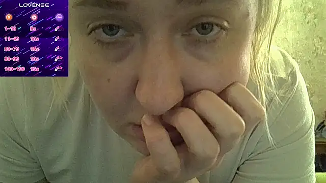 CurvyWild Lady30 online show from 04-22-26, 09:22