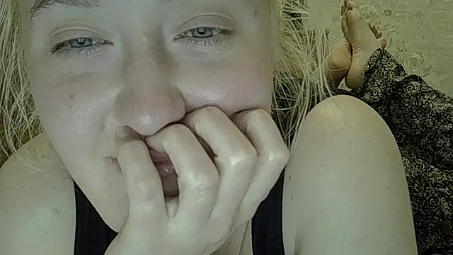 CurvyWild Lady30 online show from 05-05-26, 07:22