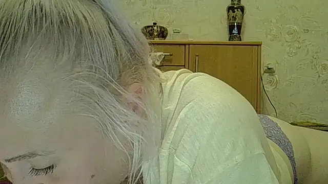 CurvyWild Lady30 online show from 06-08-26, 10:21