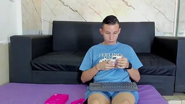 Isaak 26 online show from 03-27-26, 11:54