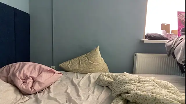 Snapshot of LinaWills chatting on 03-10-26, 12:43 LinaWills online show from 03-10-26, 12:43