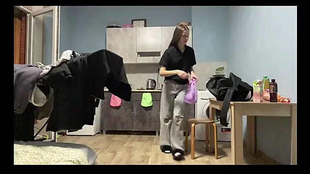 Snapshot of LinaWills chatting on 03-12-26, 06:03 LinaWills online show from 03-12-26, 06:03