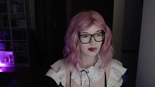 Snapshot of LunaXcherry chatting on 03-19-26, 05:50 LunaXcherry online show from 03-19-26, 05:50