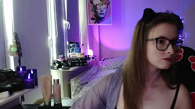 LunaXcherry online show from 05-07-26, 04:34