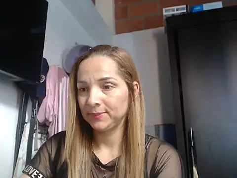 Snapshot of diamondgoddessfeet chatting on 04-01-26, 08:06 diamondgoddessfeet online show from 04-01-26, 08:06