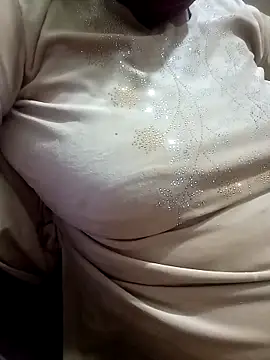 Snapshot of Simran_008 chatting on 02-20-26, 01:22 Simran 008 online show from 02-20-26, 01:22