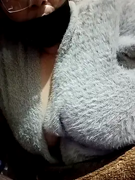 Snapshot of Simran_008 chatting on 03-01-26, 11:51 Simran 008 online show from 03-01-26, 11:51