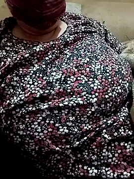 Snapshot of Simran_008 chatting on 03-08-26, 01:36 Simran 008 online show from 03-08-26, 01:36