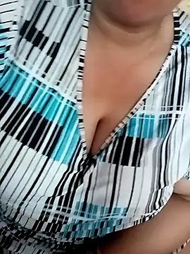 Snapshot of Simran_008 chatting on 07-10-26, 04:17 Simran 008 online show from 07-10-26, 04:17