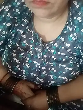 Snapshot of Simran_008 chatting on 08-01-26, 03:28 Simran 008 online show from 08-01-26, 03:28