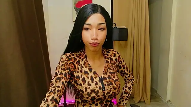 Queenoflustx online show from 05-08-26, 11:04