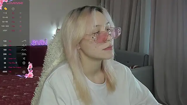 EmilyTrase online show from 04-24-26, 01:19