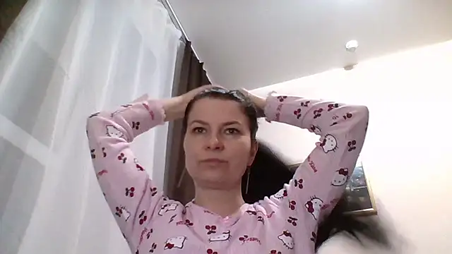 Clover Shine online show from 02-19-26, 05:20