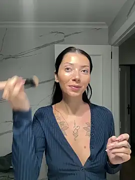 Snapshot of Karmenlovex chatting on 03-10-26, 05:51 Karmenlovex online show from 03-10-26, 05:51